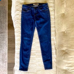 Beautiful J Brand jeans. Size 25. Like new condition. Style #926C006. Cut #4249